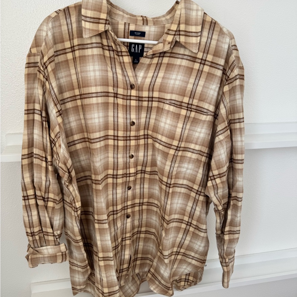 GAP Oversized Plaid Button-Up Shirt